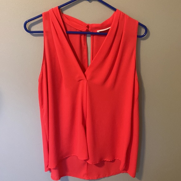 Lush Pleated V-neck Tank - Picture 10 of 11